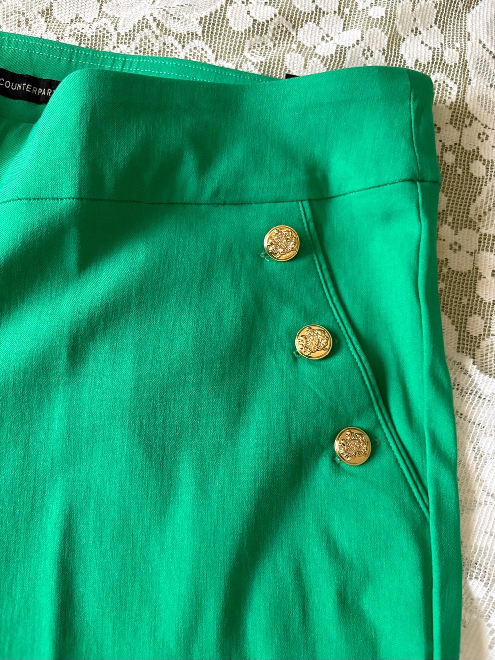 Counterparts kelly Green Cropped Pull-On Pants with Gold Buttons - Picture 5 of 6